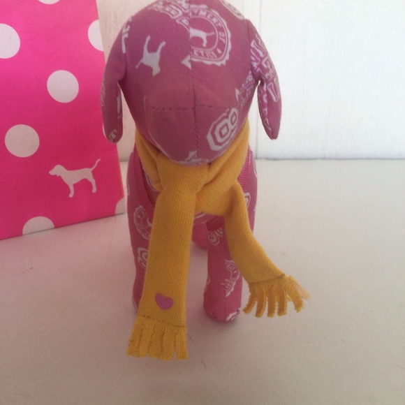PINK VICTORIAS SECRET COLLEGIATE MINI DOG WITH SCARF AND BACKPACK - Picture 2 of 9